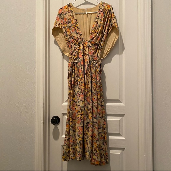 Free People Fitting in Floral Midi Dress - Picture 2 of 9